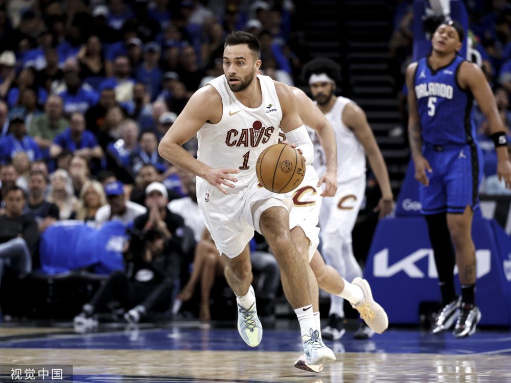 竞争激烈的 竞争激烈的