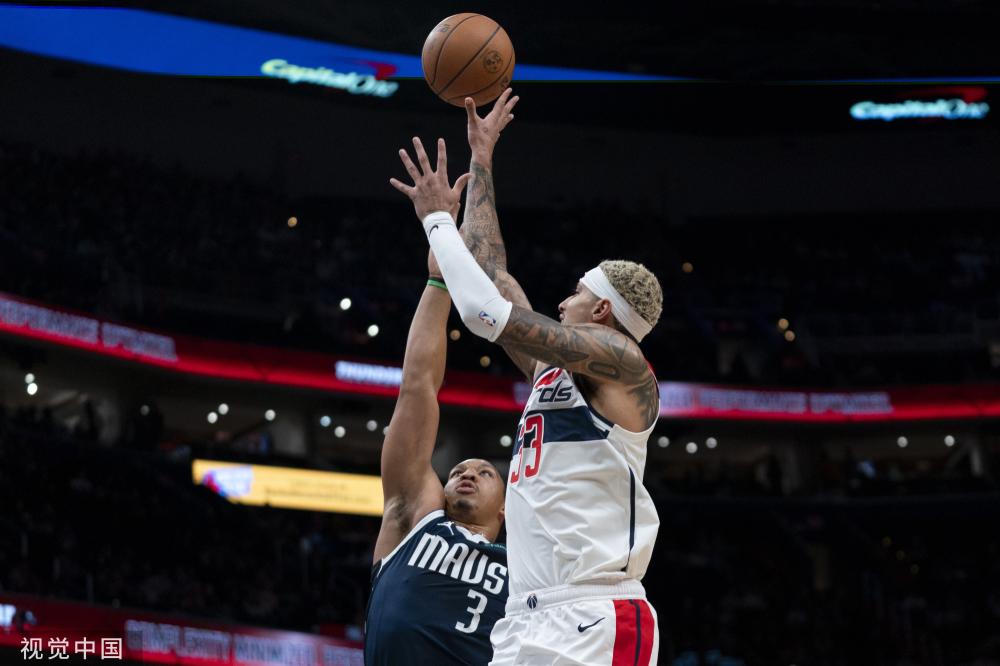 表现成为比 表现成为比